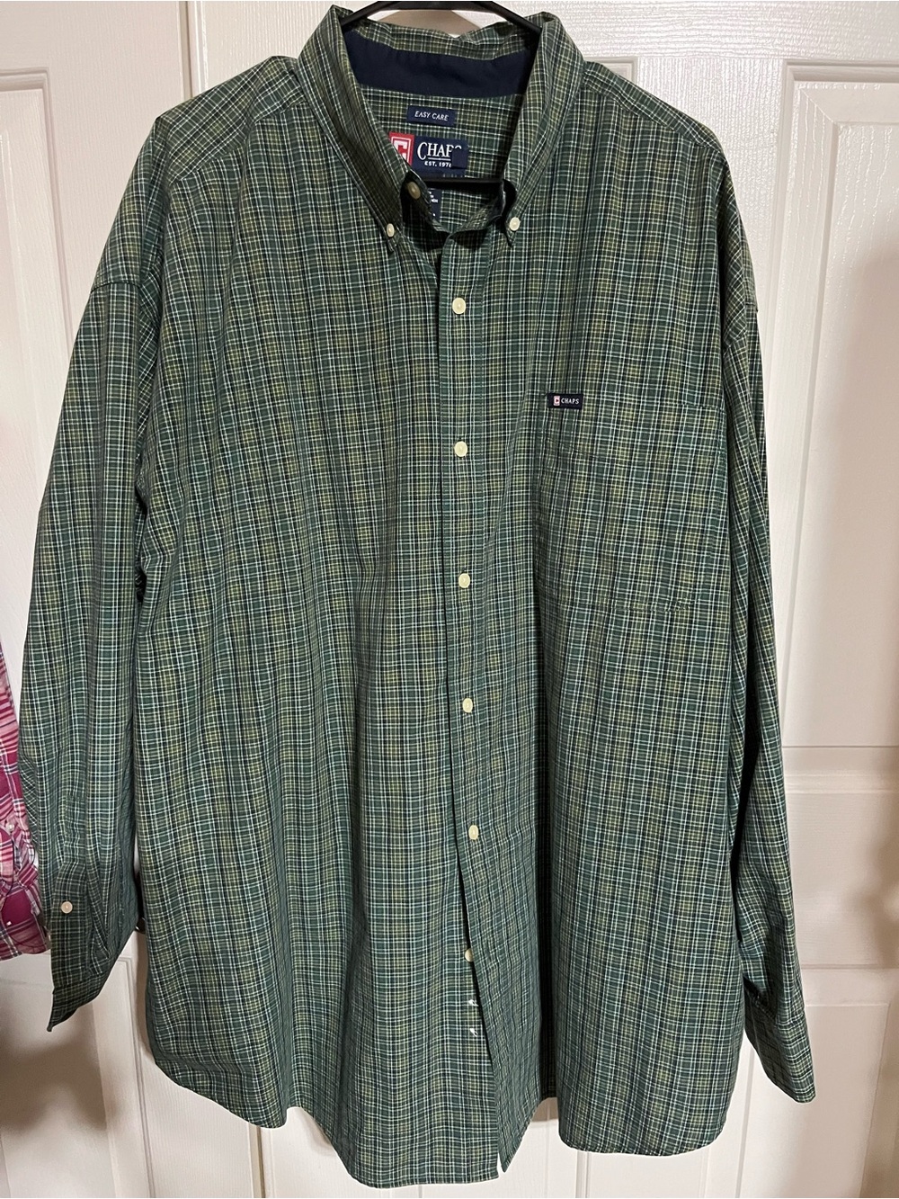 Chaps Men's Green Plaid Button-Down Shirt with Subtle Navy Accent
16-04